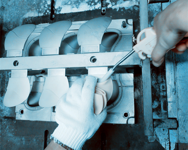 搪膠工藝玩具廠家排名