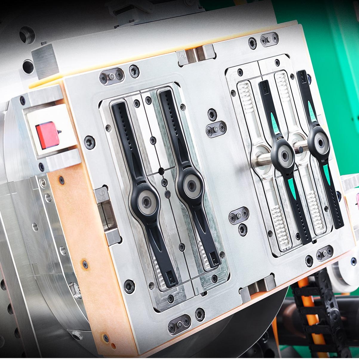 深圳搪膠生產(chǎn)廠家地址在哪里 深圳搪膠生產(chǎn)廠家地址在哪里